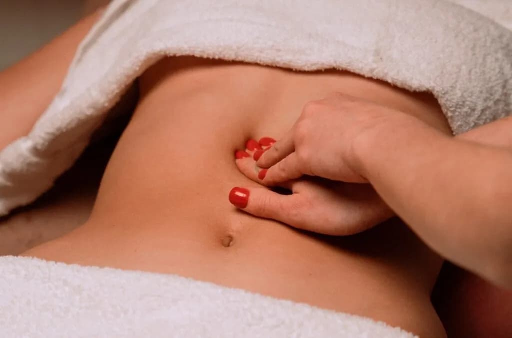 Masaż jelit w którą stronę: uniknij błędów i popraw swoje zdrowie