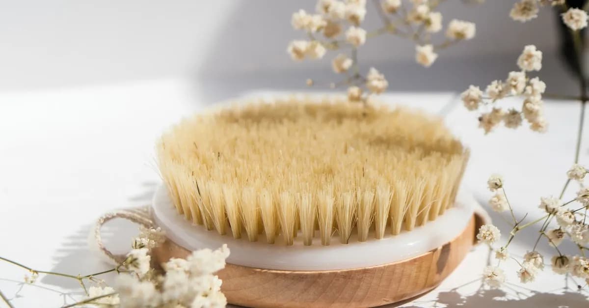 Szczotka do masażu na sucho jak używać – uniknij podrażnień i ciesz się efektami