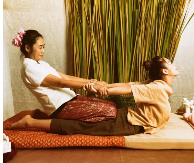 Jak wygląda masaż tajski? Odkryj sekrety relaksu i harmonii