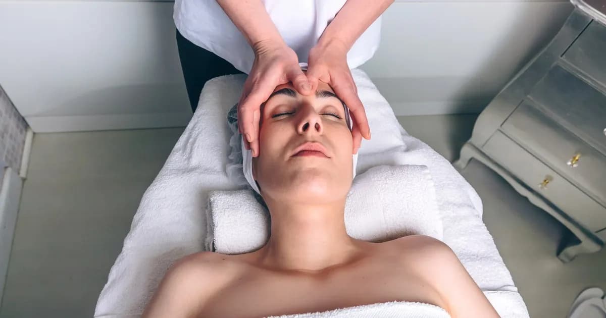 Masaż Kobido na czym polega – poznaj sekrety japońskiego liftingu twarzy