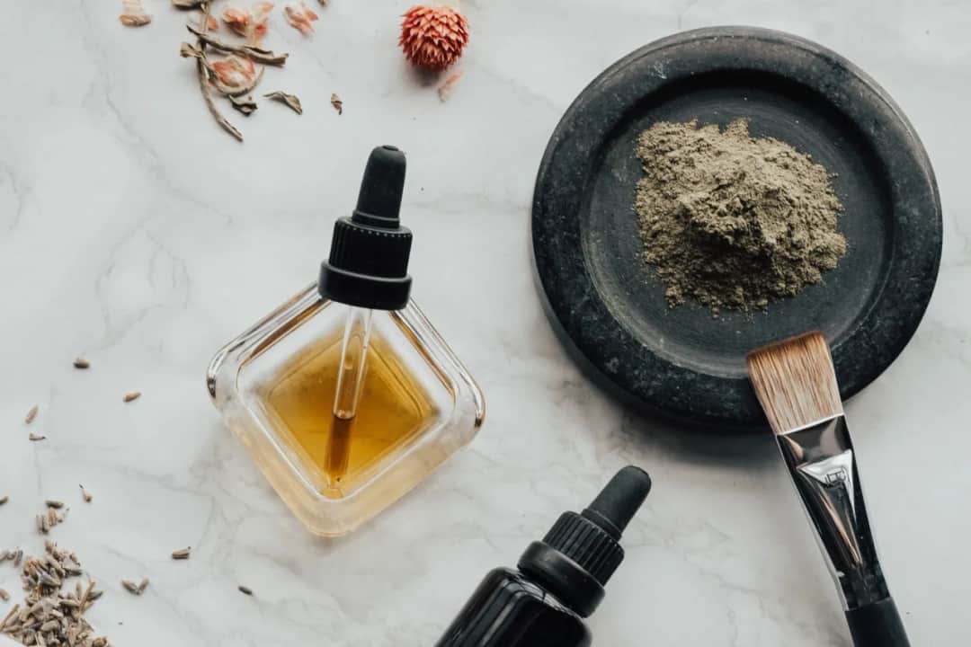 Jak zrobić olejek do lampy katalitycznej - prosty przepis krok po kroku